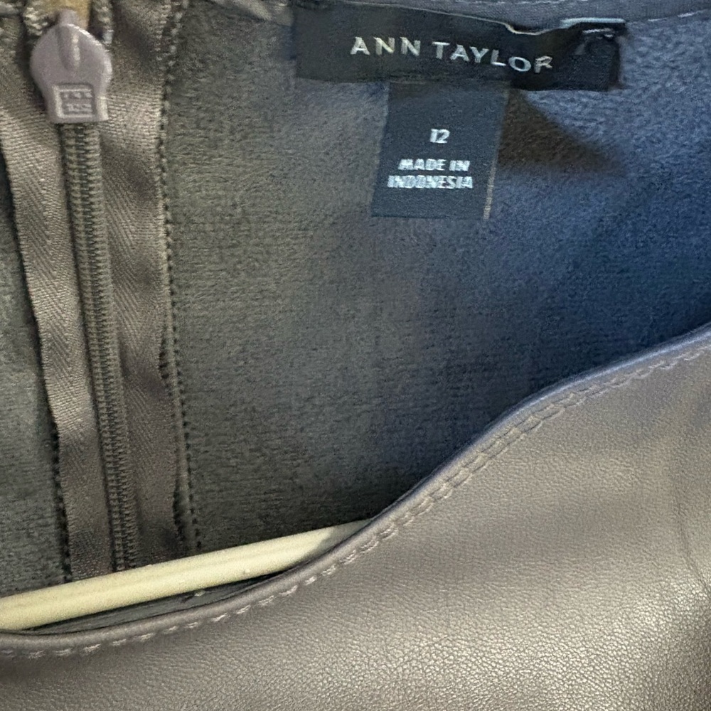 Ann Taylor Gray Faux Leather Sleeveless Sheath Dress Belted Size 12 - Picture 9 of 12
